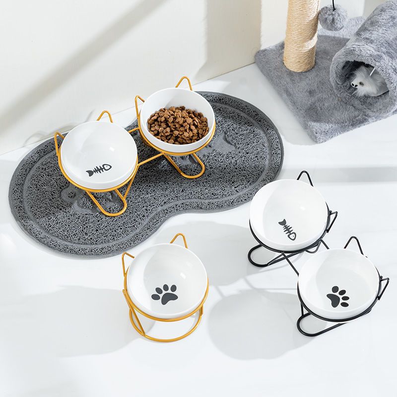 Non-slip mat under pet bowls, grey